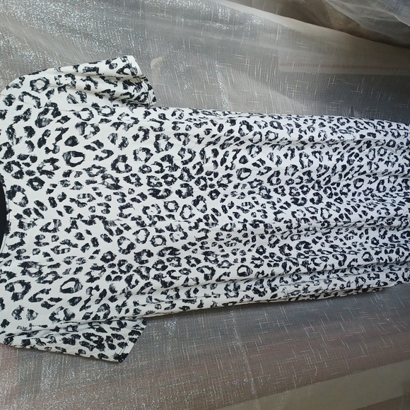 Happy Days Tee Shirt Dress, super soft, cream/black leopard print - Picture 5 of 7